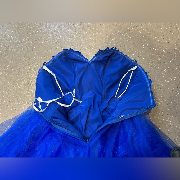 Ellie Wilde Mon Cheri Elegant Blue Strapless embellished sparkly prom Gown event - Picture 7 of 15